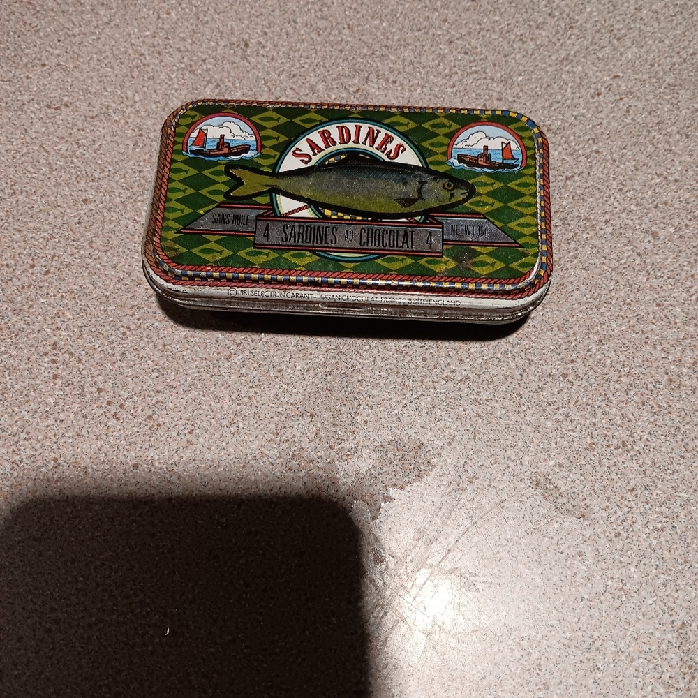 Sardines au Chocolate    Tin Box  Old , added magnet On Back